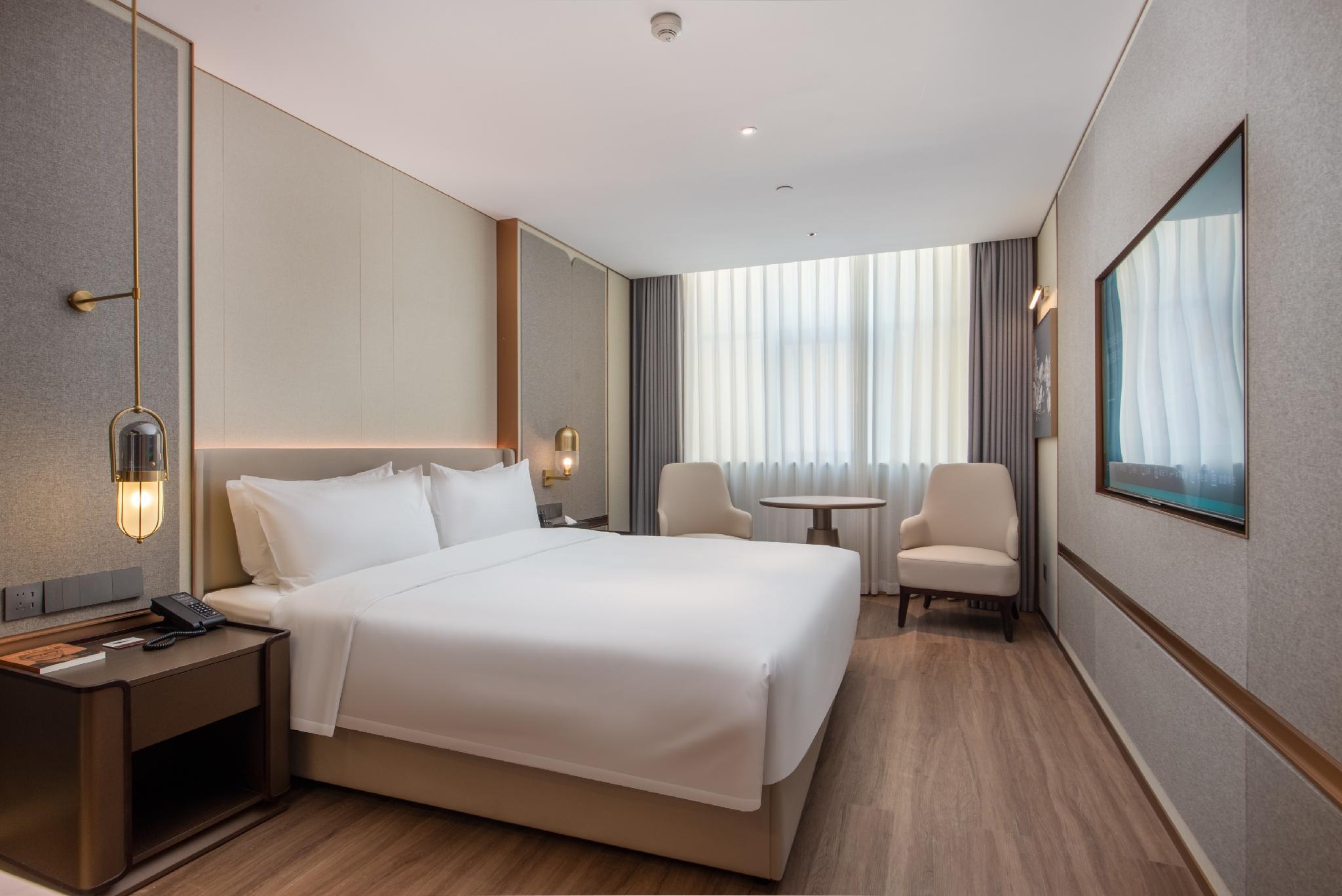 Super, Queen Bed