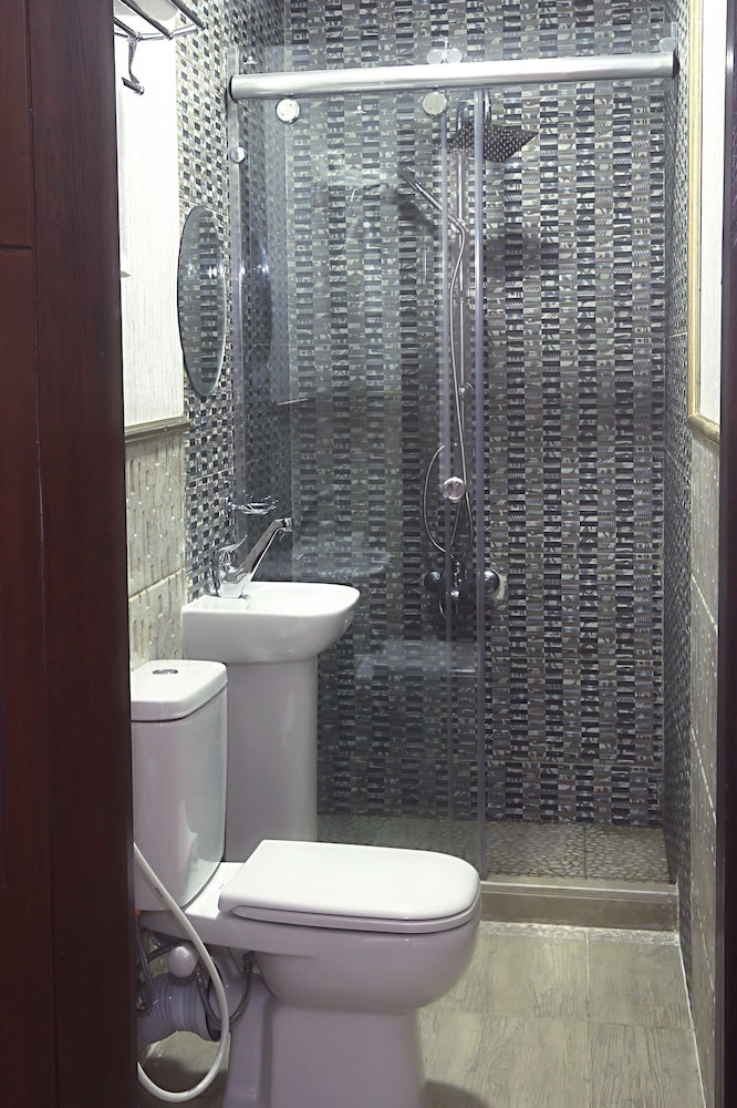 Tahrir Plaza Suites 12/57