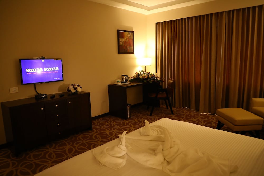 Y N Hotels 13/29