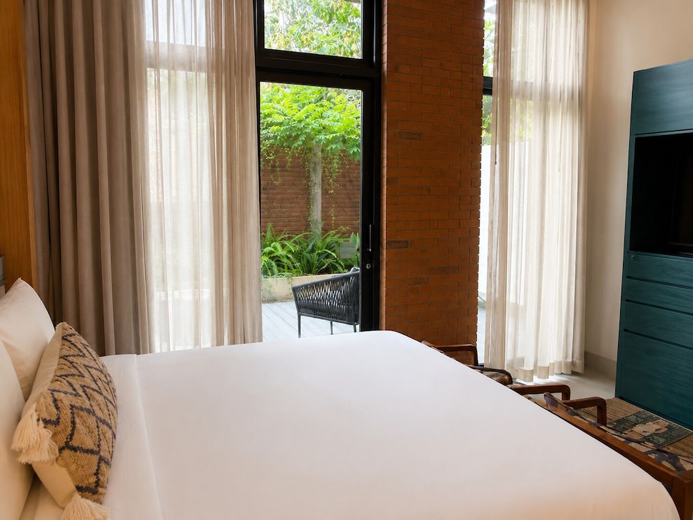 Residence, Murphy Bed, Patio