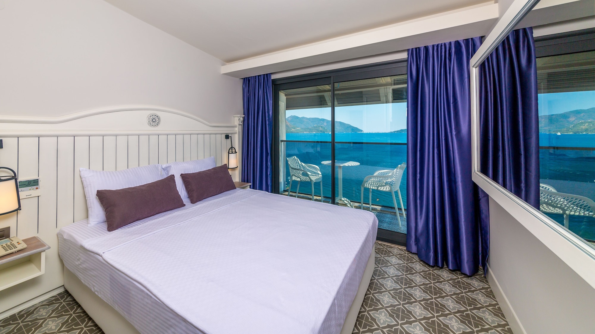 PANORAMIC, DOUBLE OR TWIN BED, SEA VIEW
