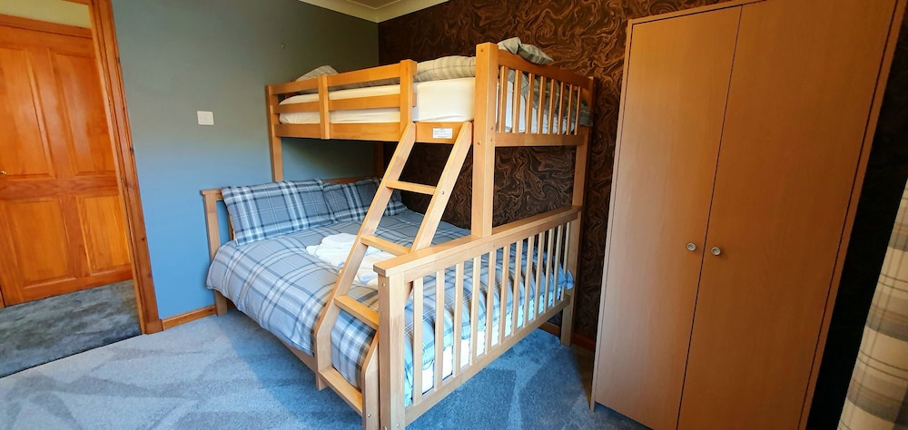 Torcroft Lodges 24/50