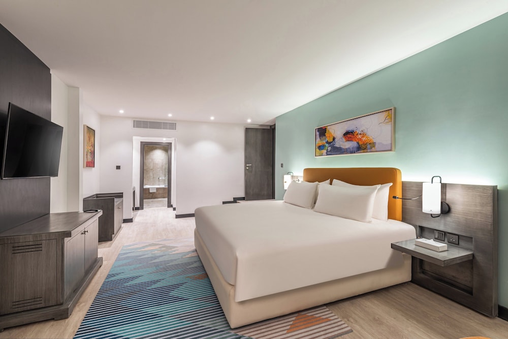 Holiday Inn Al Qasr 12/50