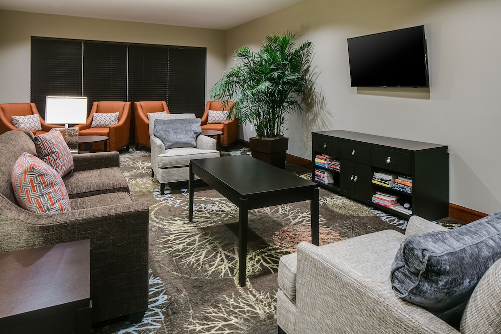 STAYBRIDGE SUITES DES MOINES DOWNTOWN 39/57