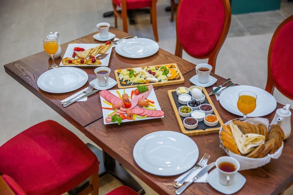 Grand Midway Hotel Baku 41/55