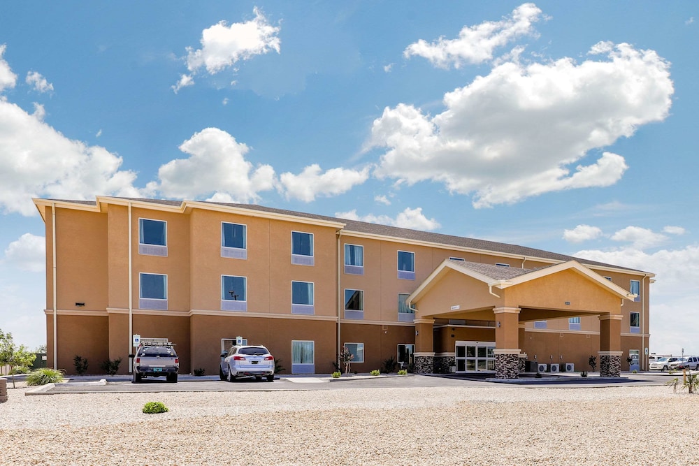 Quality Inn & Suites Carlsbad Caverns Area 1/44