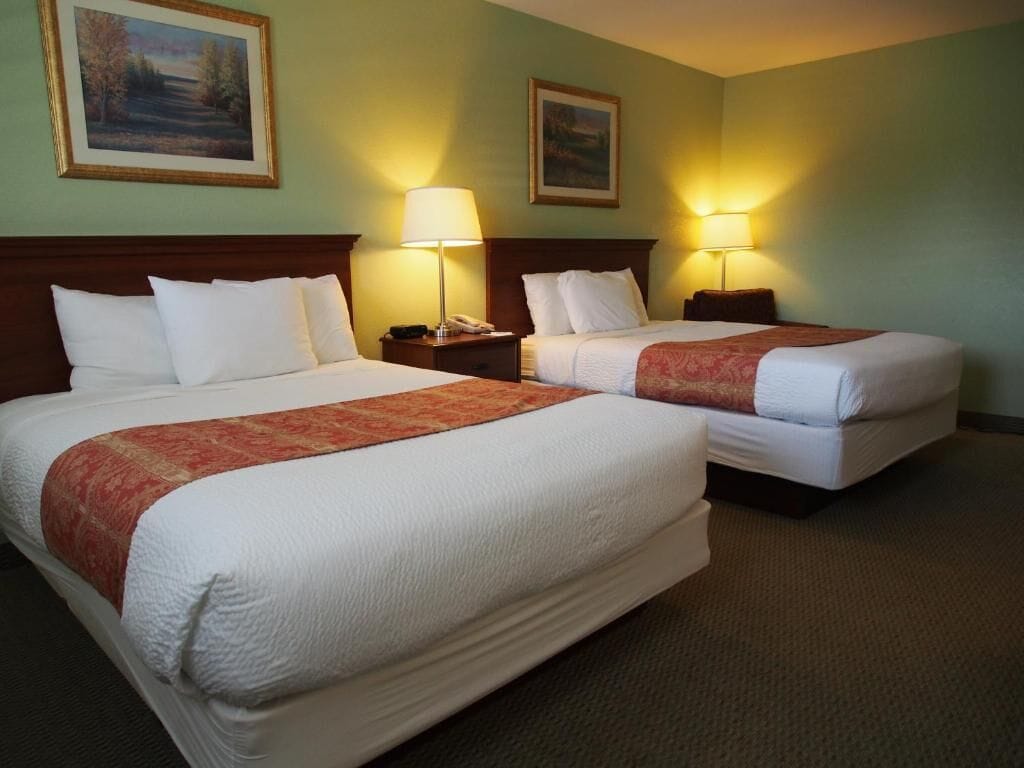 DELUXE, 2 QUEEN BEDS