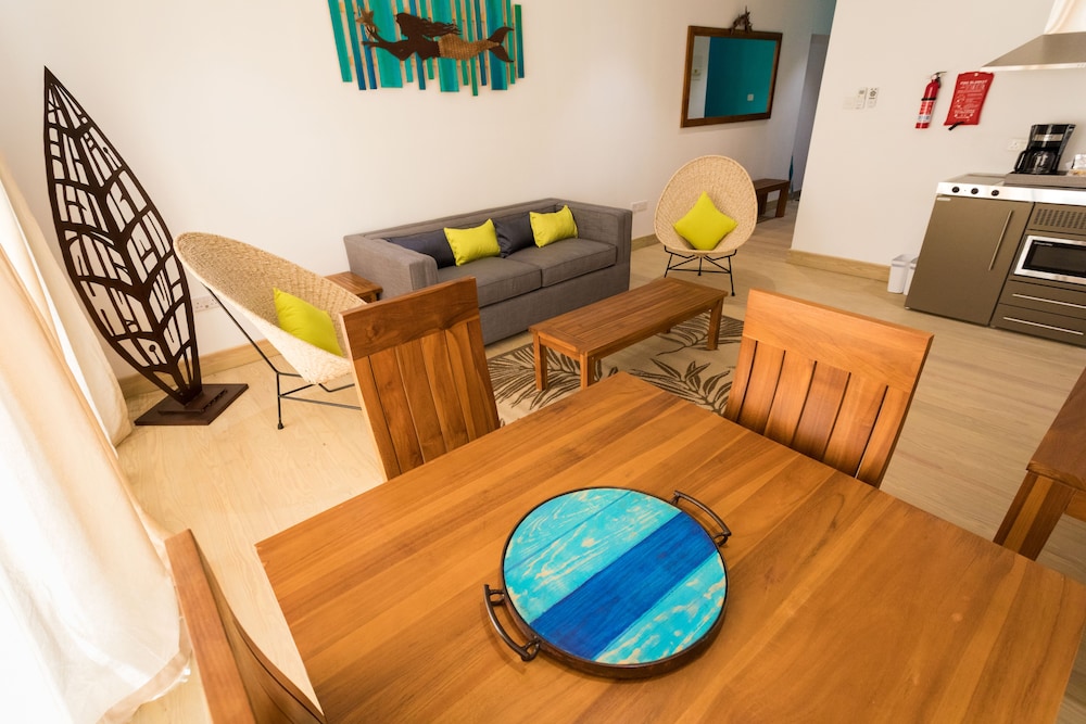 True Blue Bay Resort 42/75