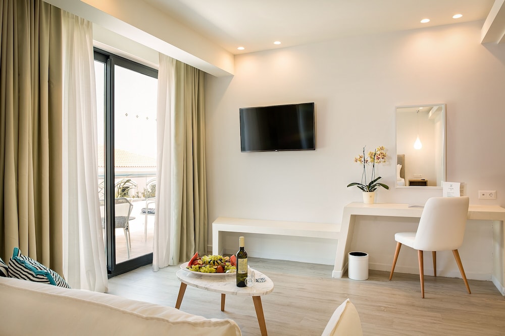 Samian Mare Hotel Suites & Spa 55/80