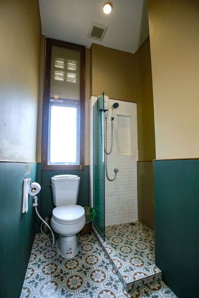 103 - Bed And Brews 43/50