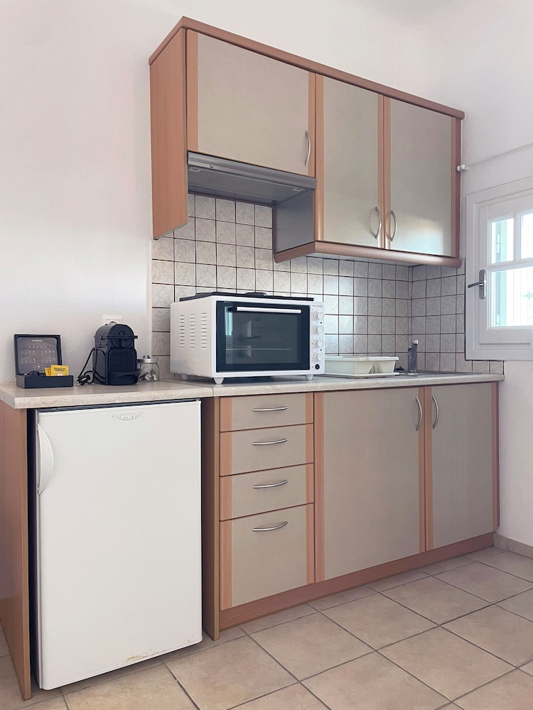 Yakinthos Residence 8/50