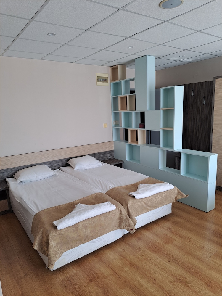 FAMILY, STUDIO, SUITE, 4 BEDS