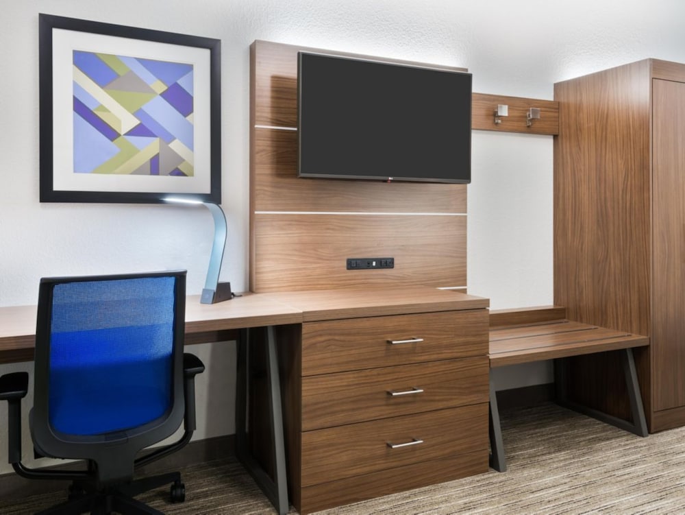 Holiday Inn Express & Suites Kokomo South 50/55