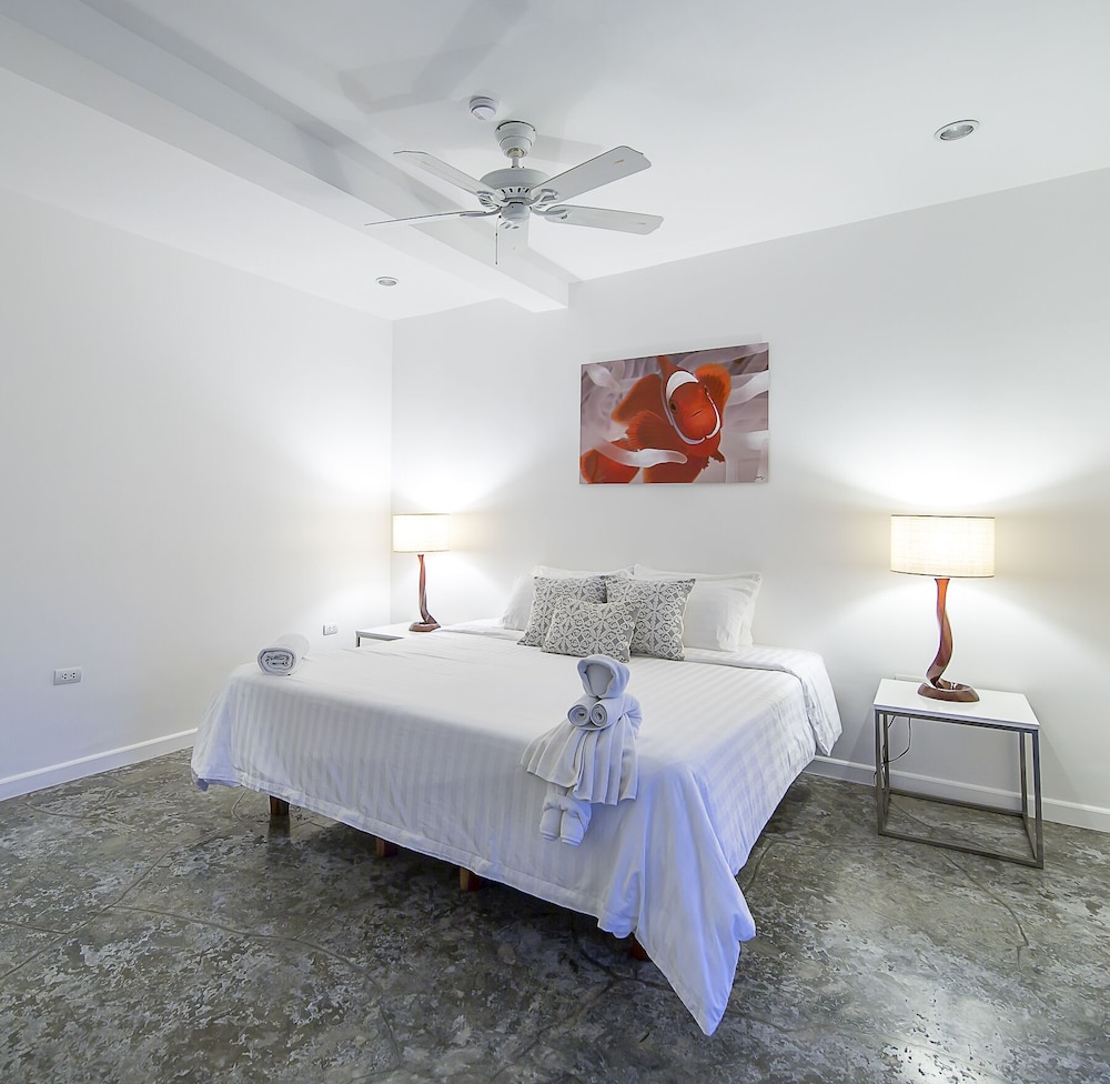 Salaya Beach Houses 10/50