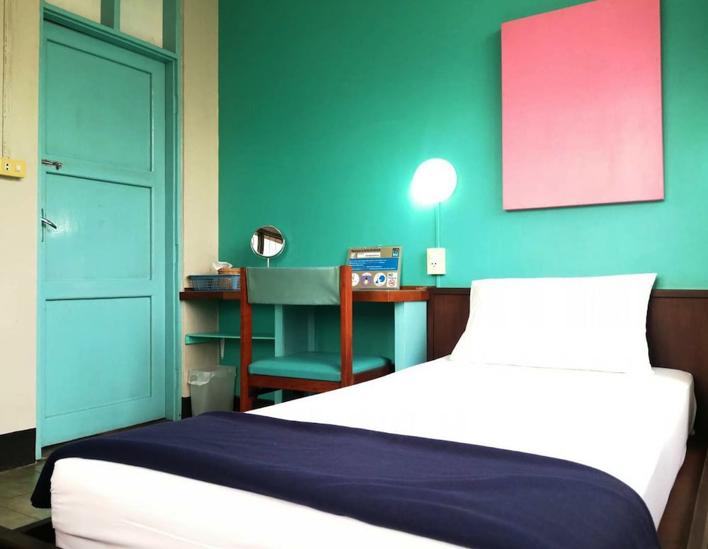 60 Bluehouse - Hostel 17/40