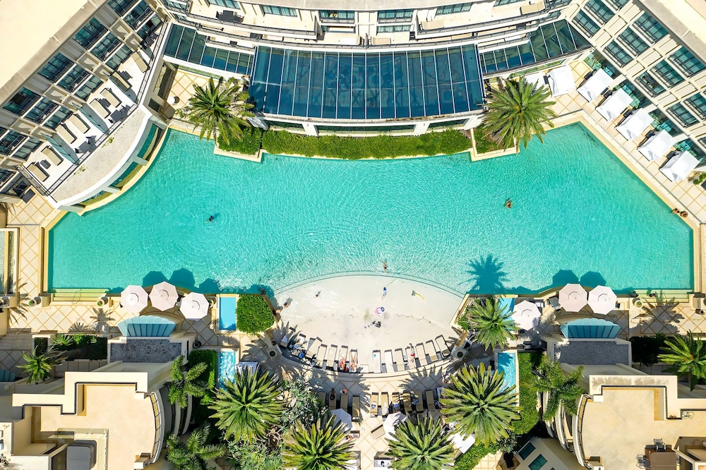 Imperial Hotel Gold Coast 46/50