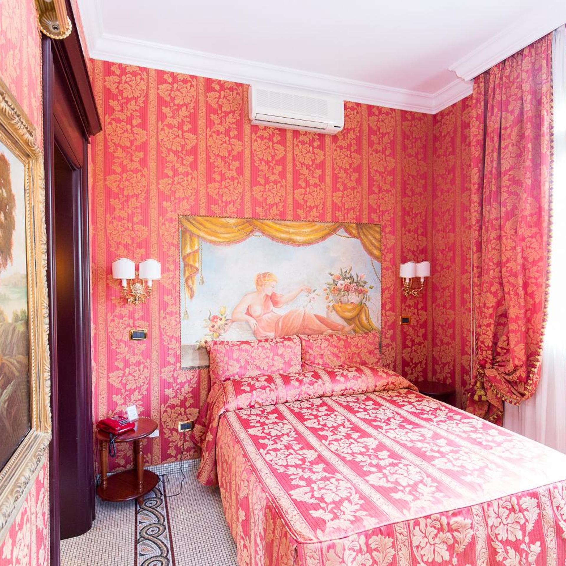Suite, King Bed, Terrace