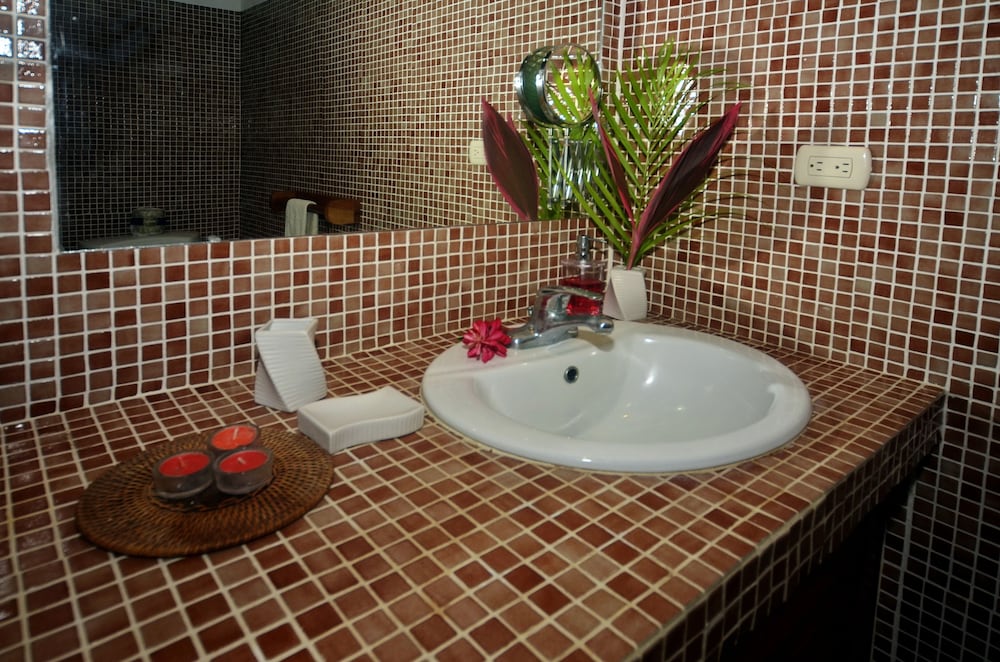 غرفة قياسية ثلاثية بسرير كوين وسرير فردي، Esencia Hotel And Villas 3/3