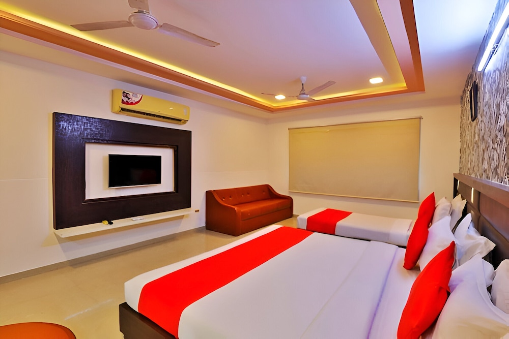 HOTEL SADHBHAV 17/49