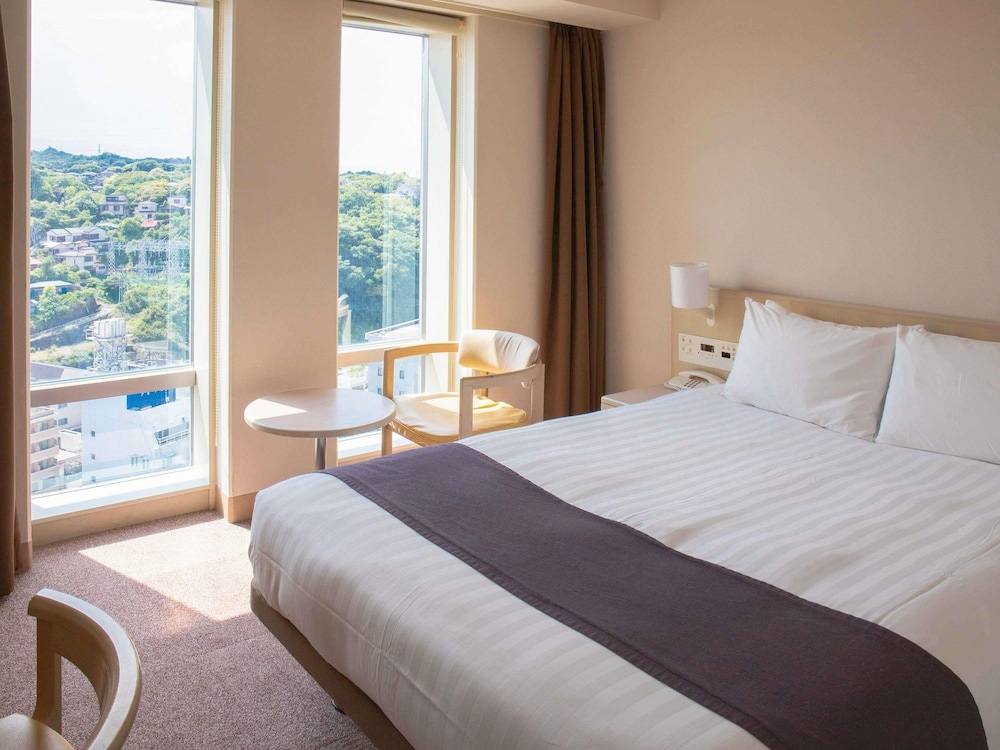 MERCURE YOKOSUKA 28/70