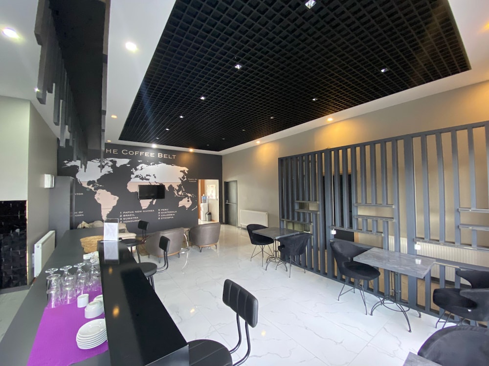 Continental Airport Hotel 44/49