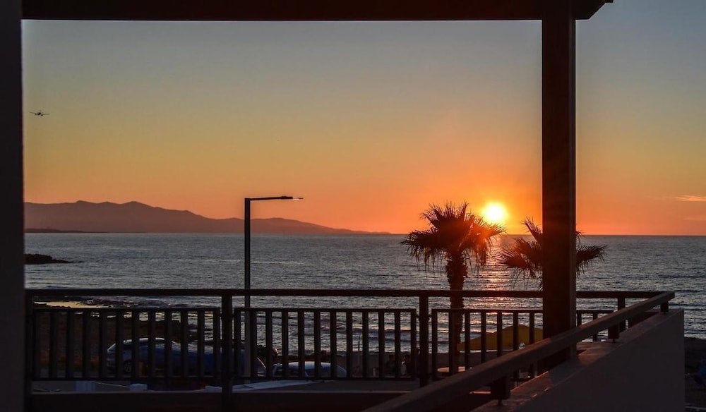Yria Beach Hotel 46/61
