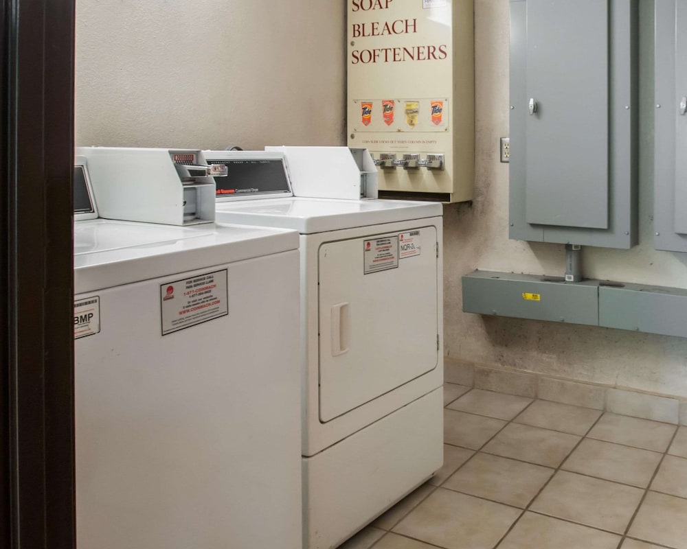 Econo Lodge Kansas City Downtown North photo2