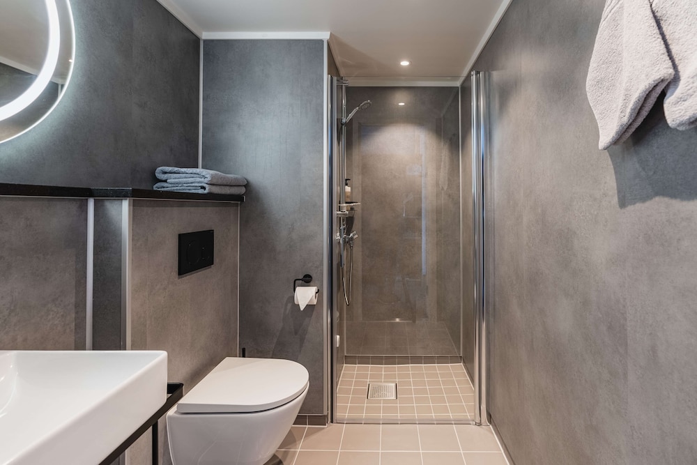 1 Bedroom, Suite, Double Bed, Radisson Blu Polar Spitsbergen 9/9