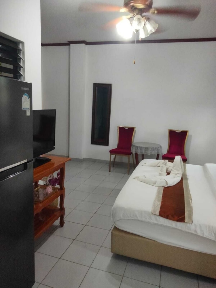 Changthai Comfort Guest House 10/40