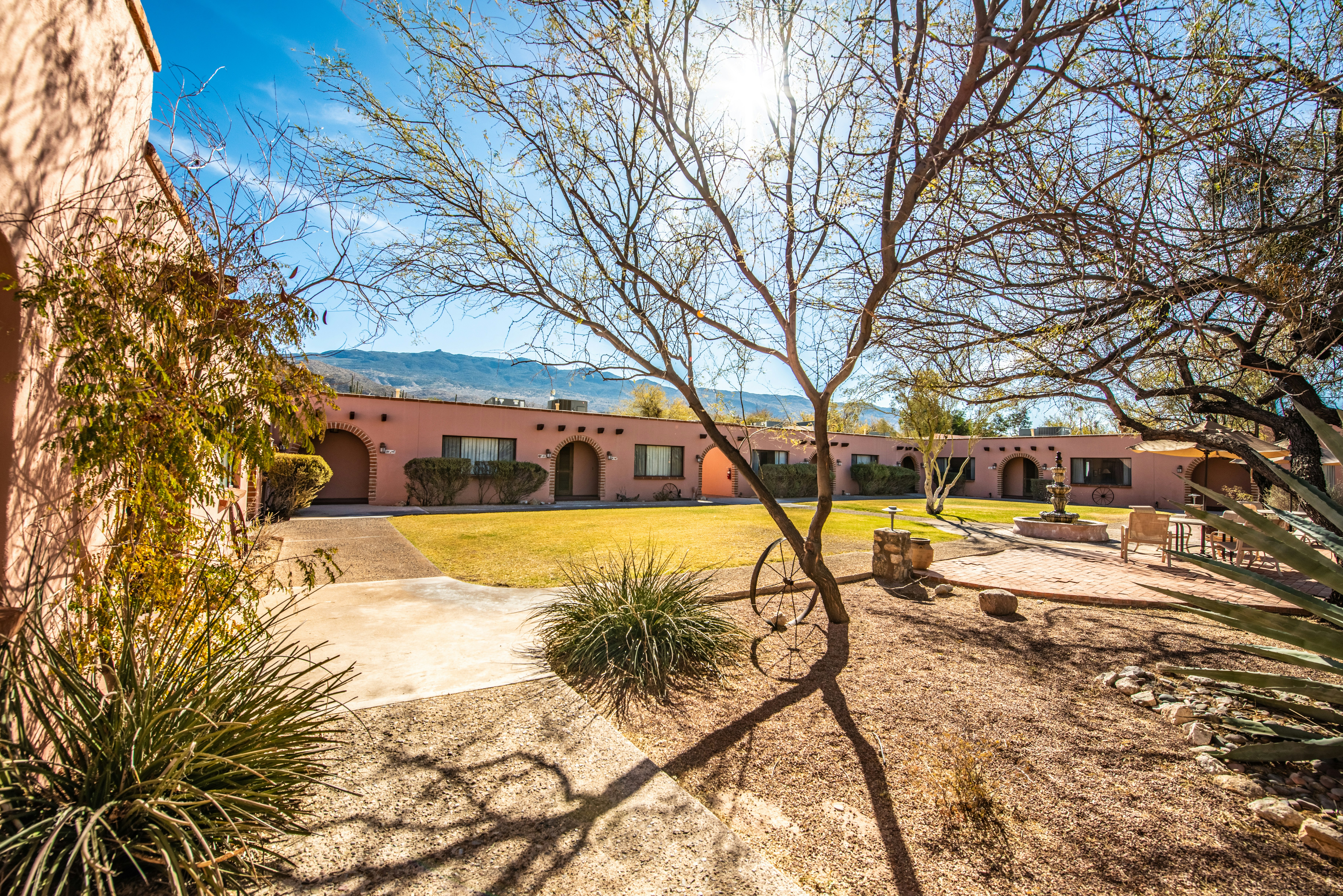 Tanque Verde Ranch 73/76