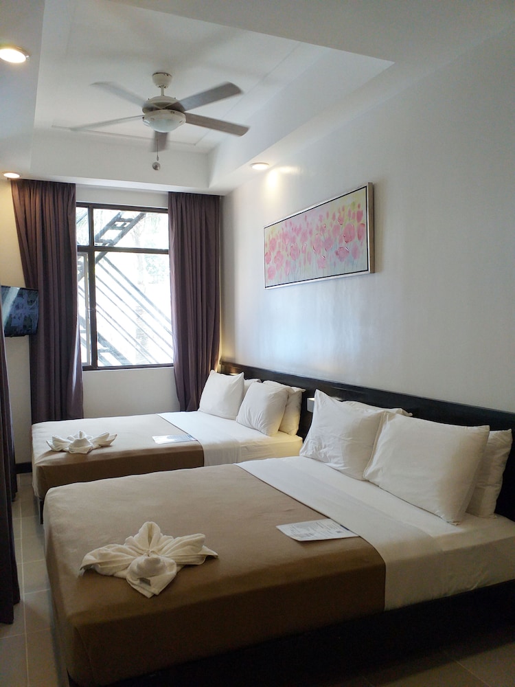 One Crescent Place Hotel 15/64