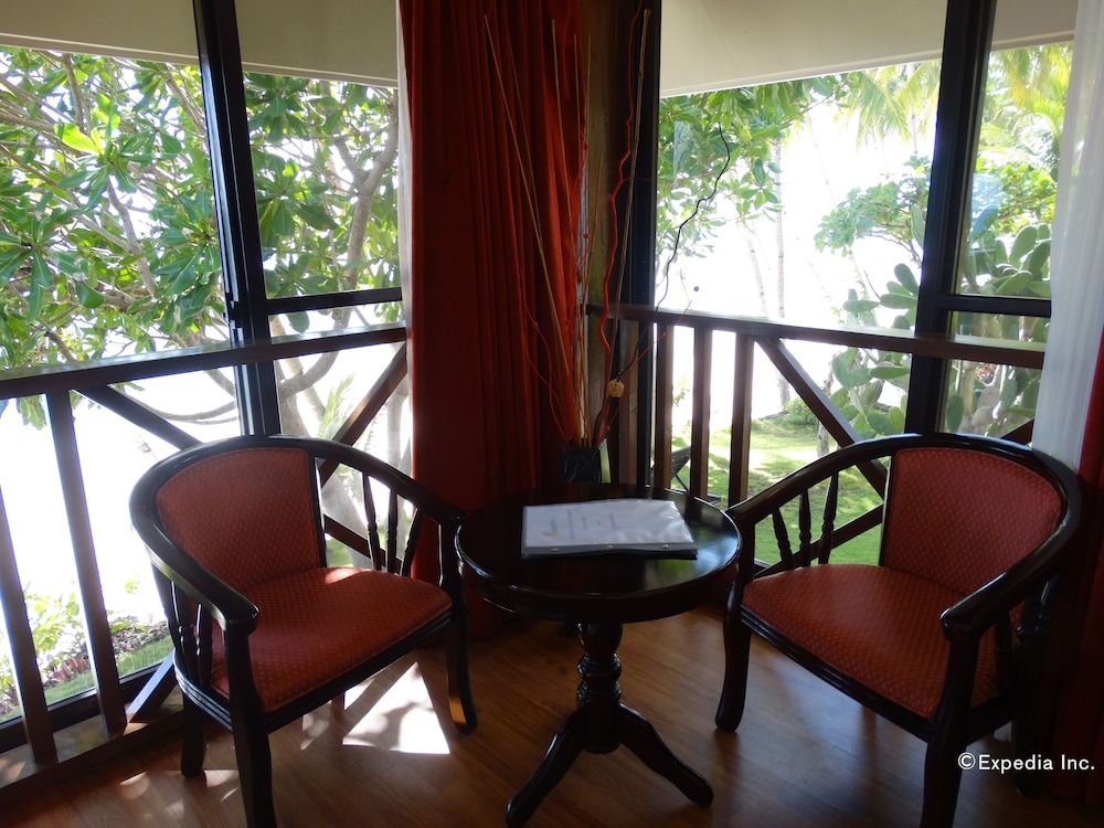 Anda White Beach Resort 38/64
