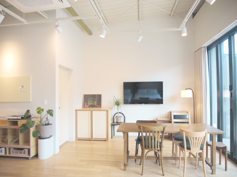 Upflo Hostel 43/60