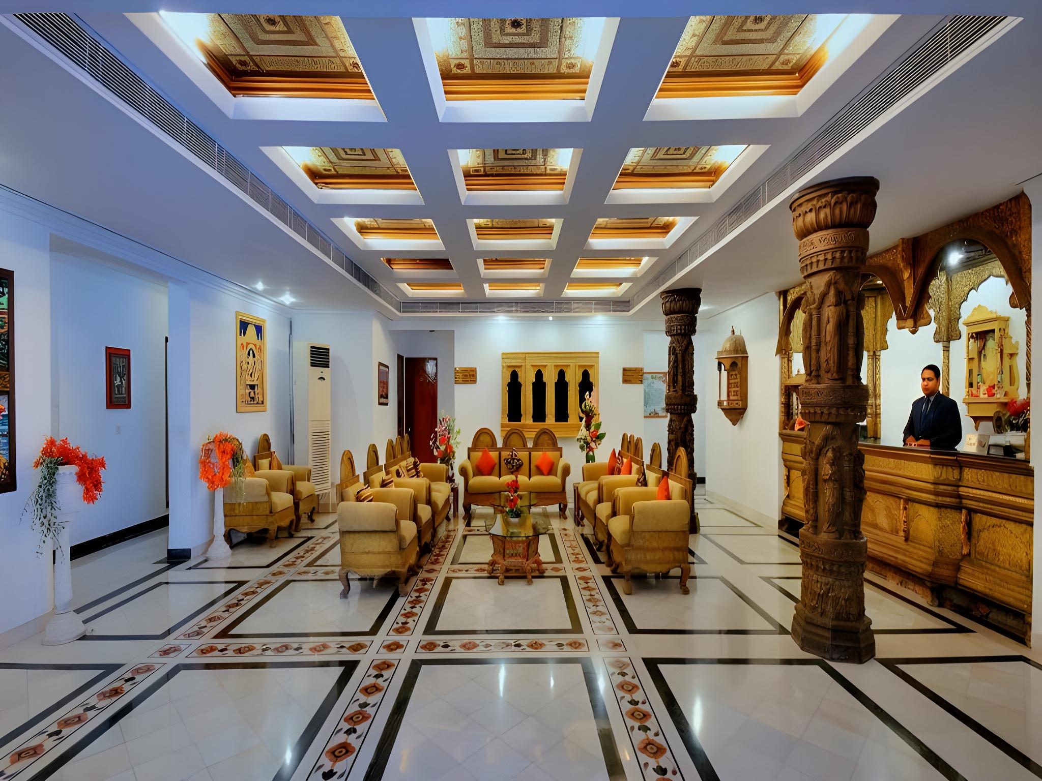 THE ORCHA RESORT. 25/39