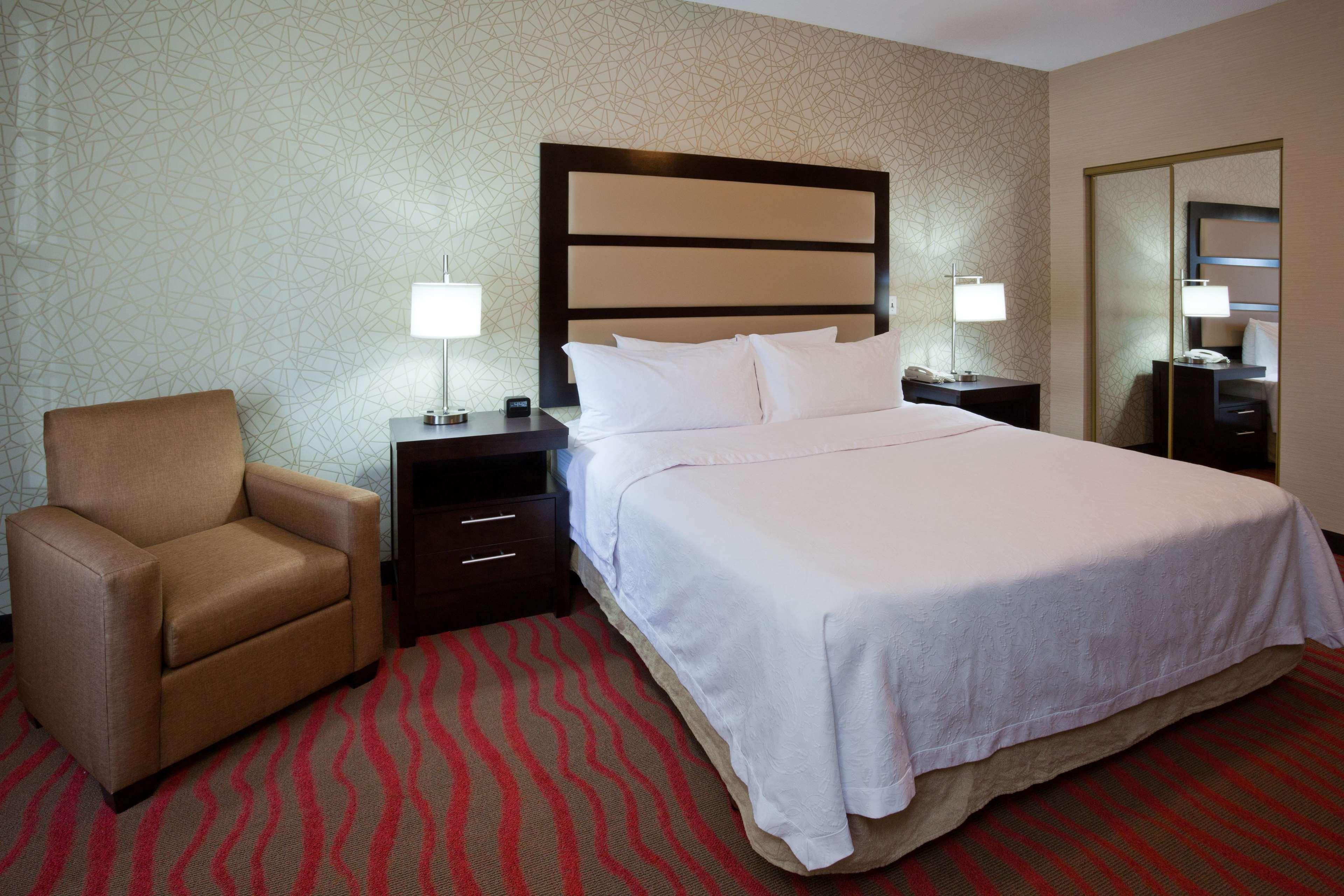 2 BEDROOMS, SUITE, KING OR QUEEN BED, ACCESSIBLE
