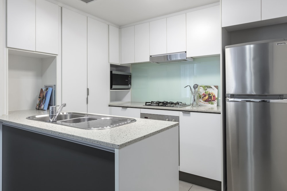Oaks Brisbane Festival Suites 40/49