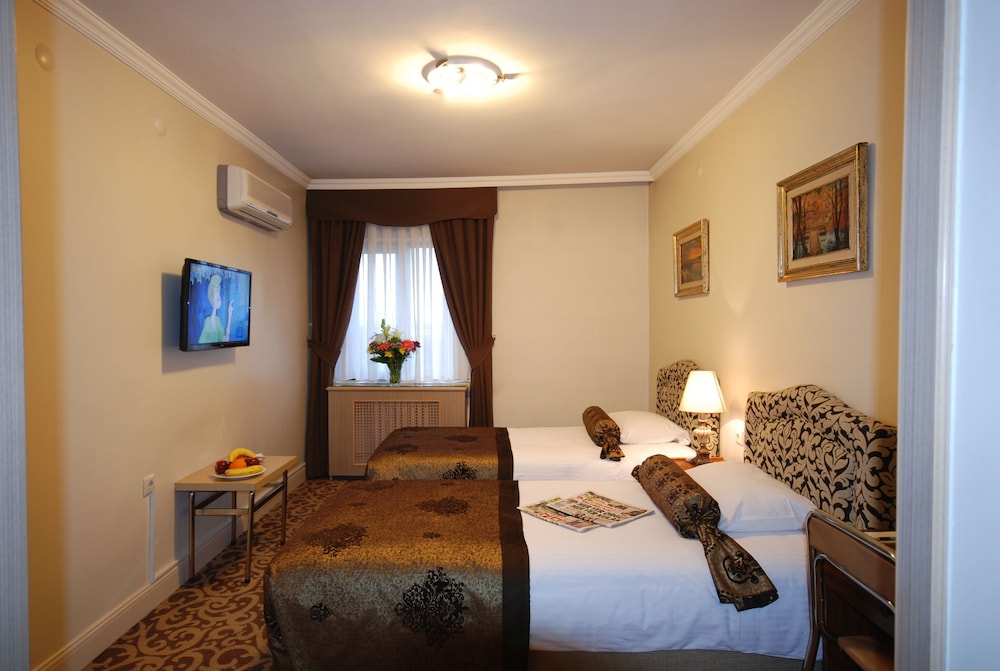 Hotel Mithat 25/60