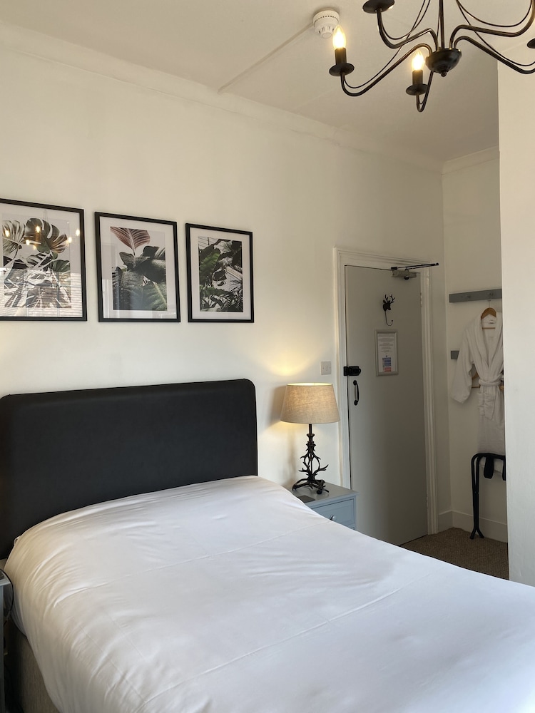 Castle Hotel 4/50