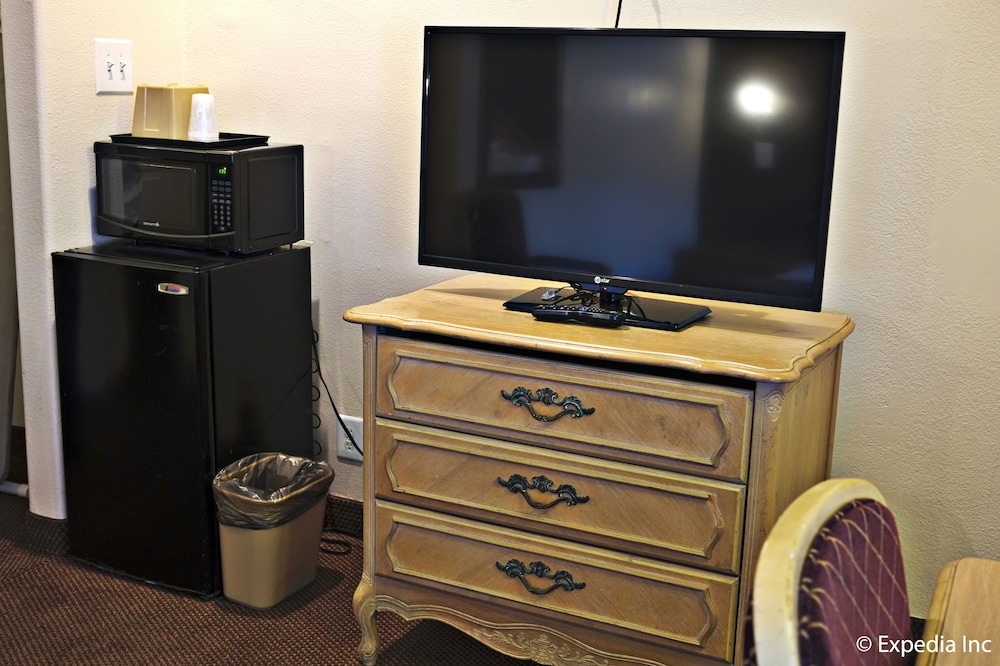 Anaheim Discovery Inn Suites 55/68