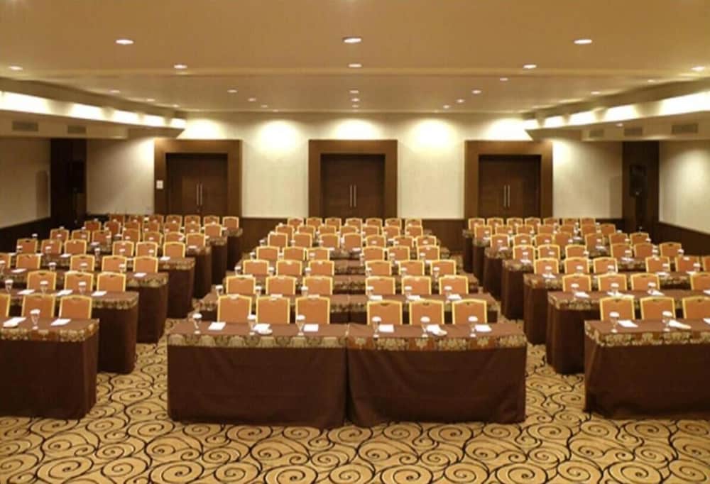 Hotel Grasia Semarang 28/33