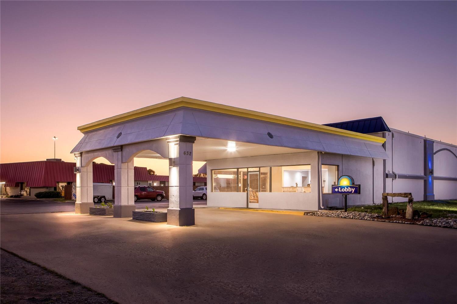 Days Inn by Wyndham Salina South 2/60
