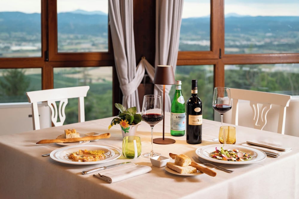 Borgo Di Celle Relais & Spa 34/50
