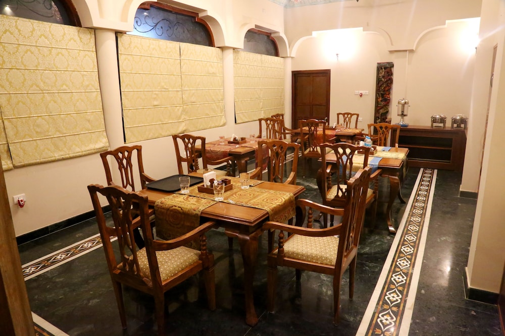Vijaigarh Kothi 34/42