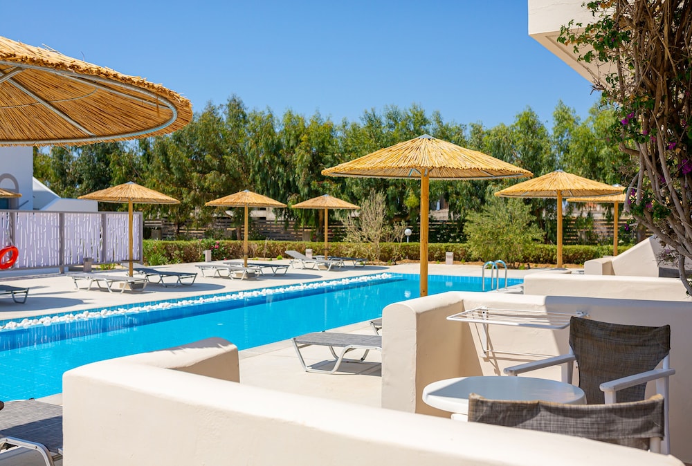 Akti Beach Club 47/50