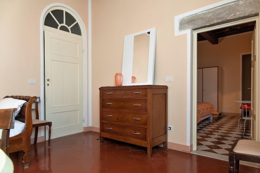 Cavour 33 4/27