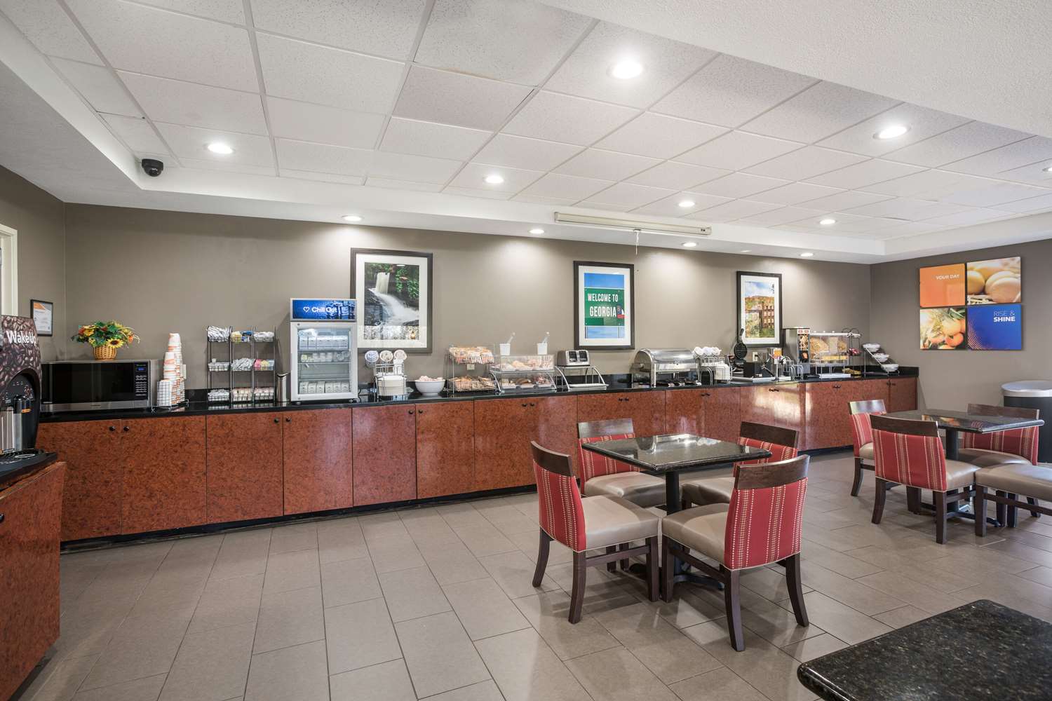 Comfort Suites Forsyth Near I-75 35/49
