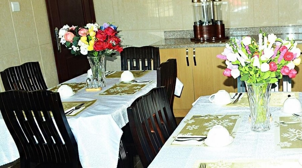 Precious Guest Lodge 16/18