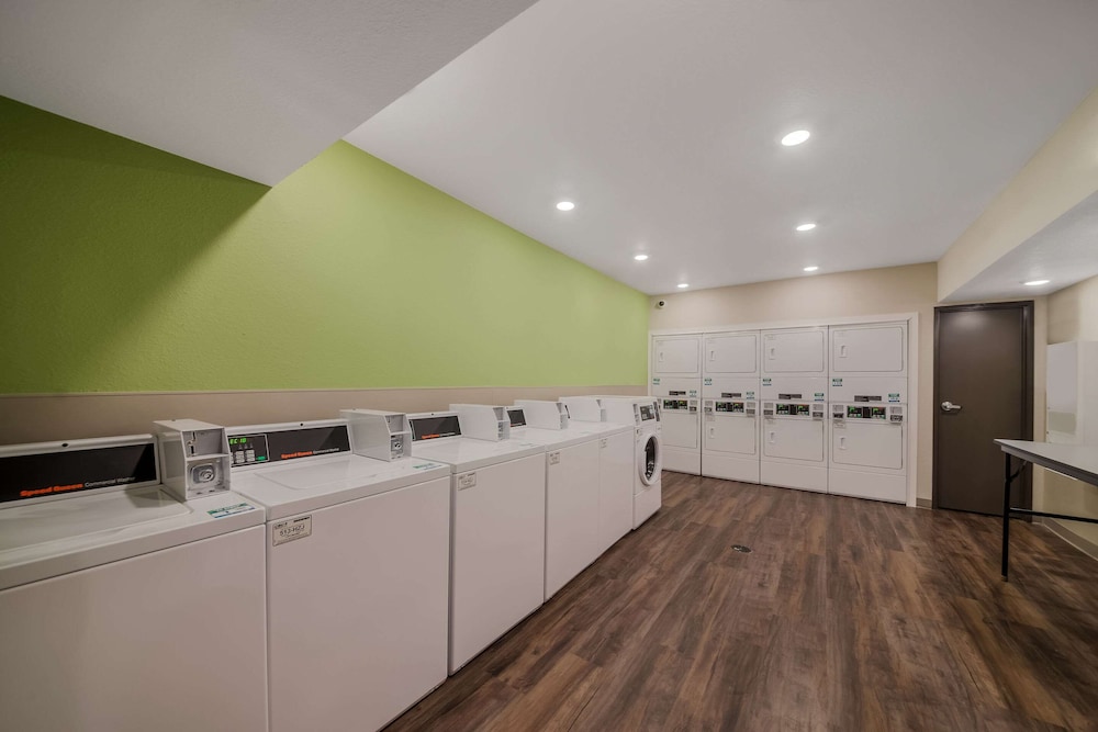 WoodSpring Suites Wesley Chapel-Tampa 4/15