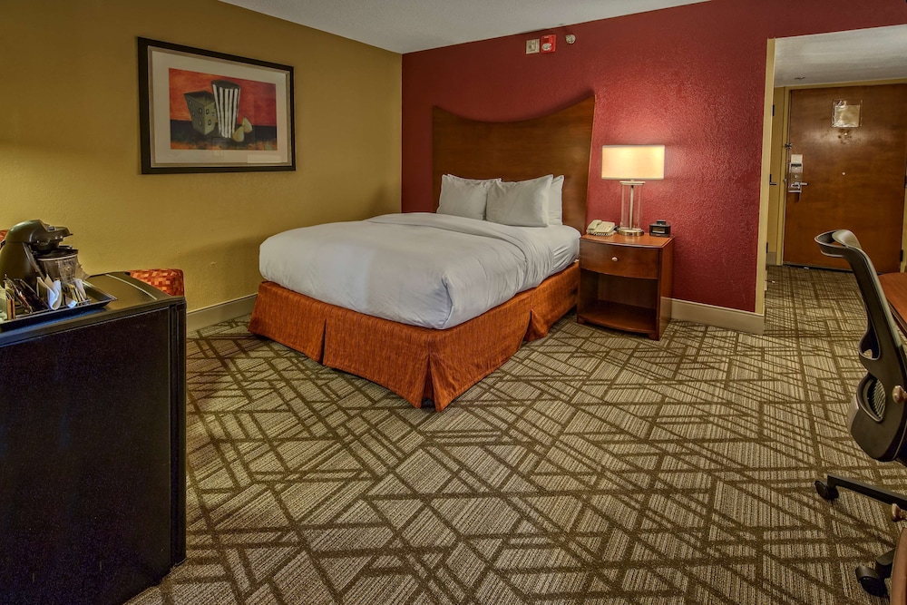 Doubletree By Hilton Hotel Oak Ridge Knoxville 13/65