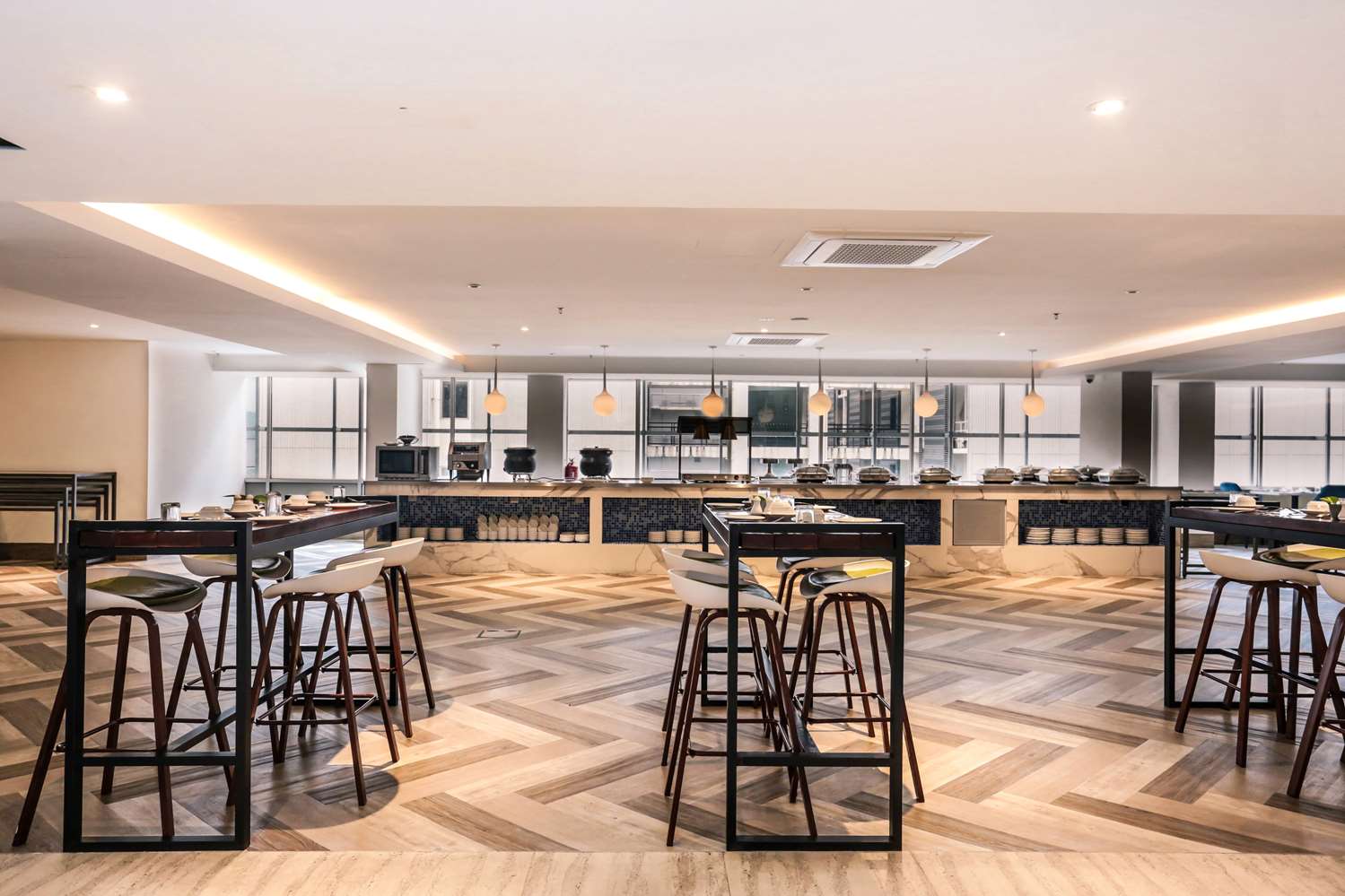 Days Hotel and Suites by Wyndham Fraser Business Park KL 34/40